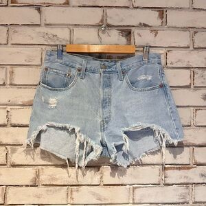 Levi’s 501 jean shorts light wash